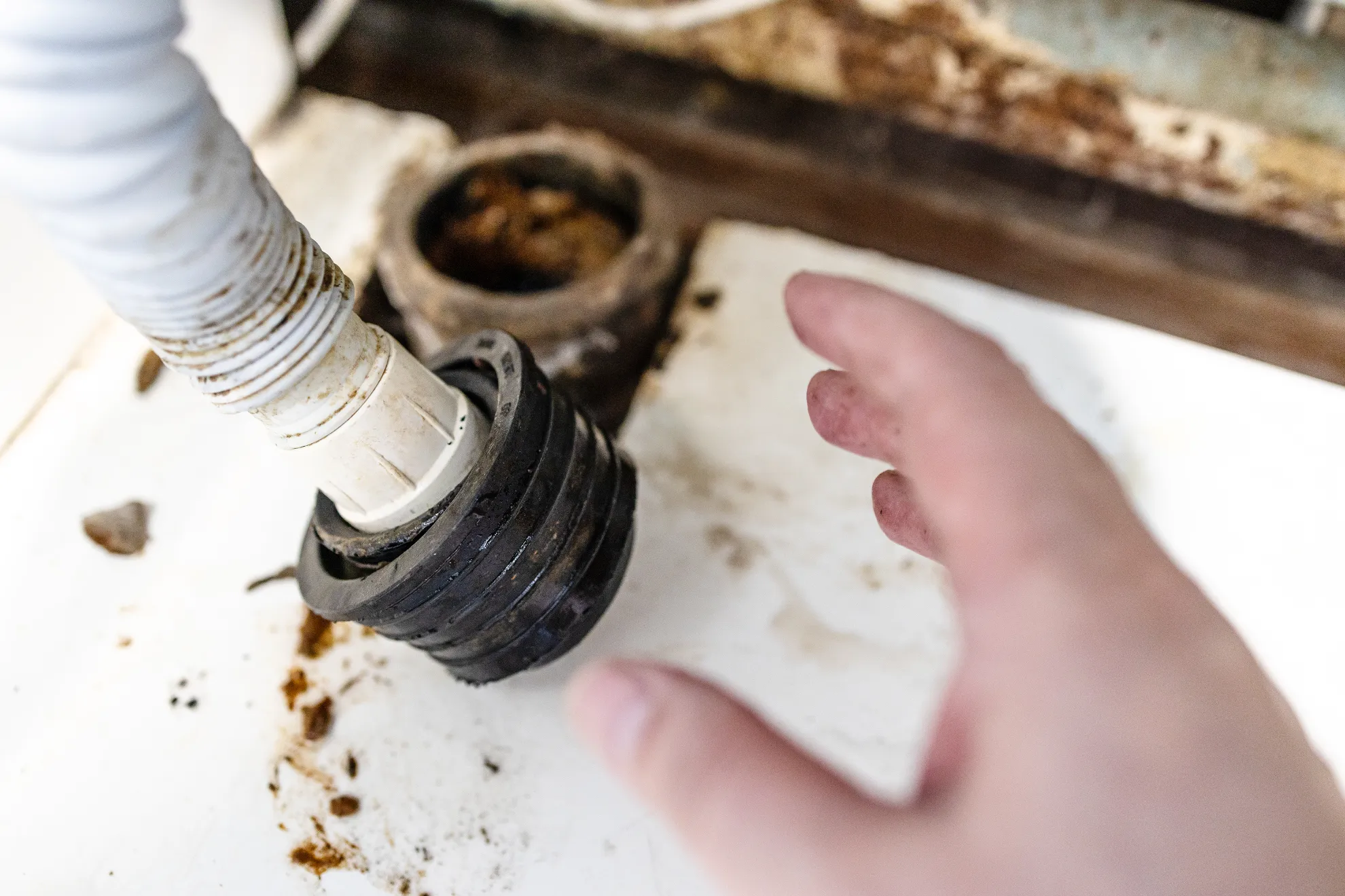 Drain snaking and unclogging work by Rodri's Rooter LLC